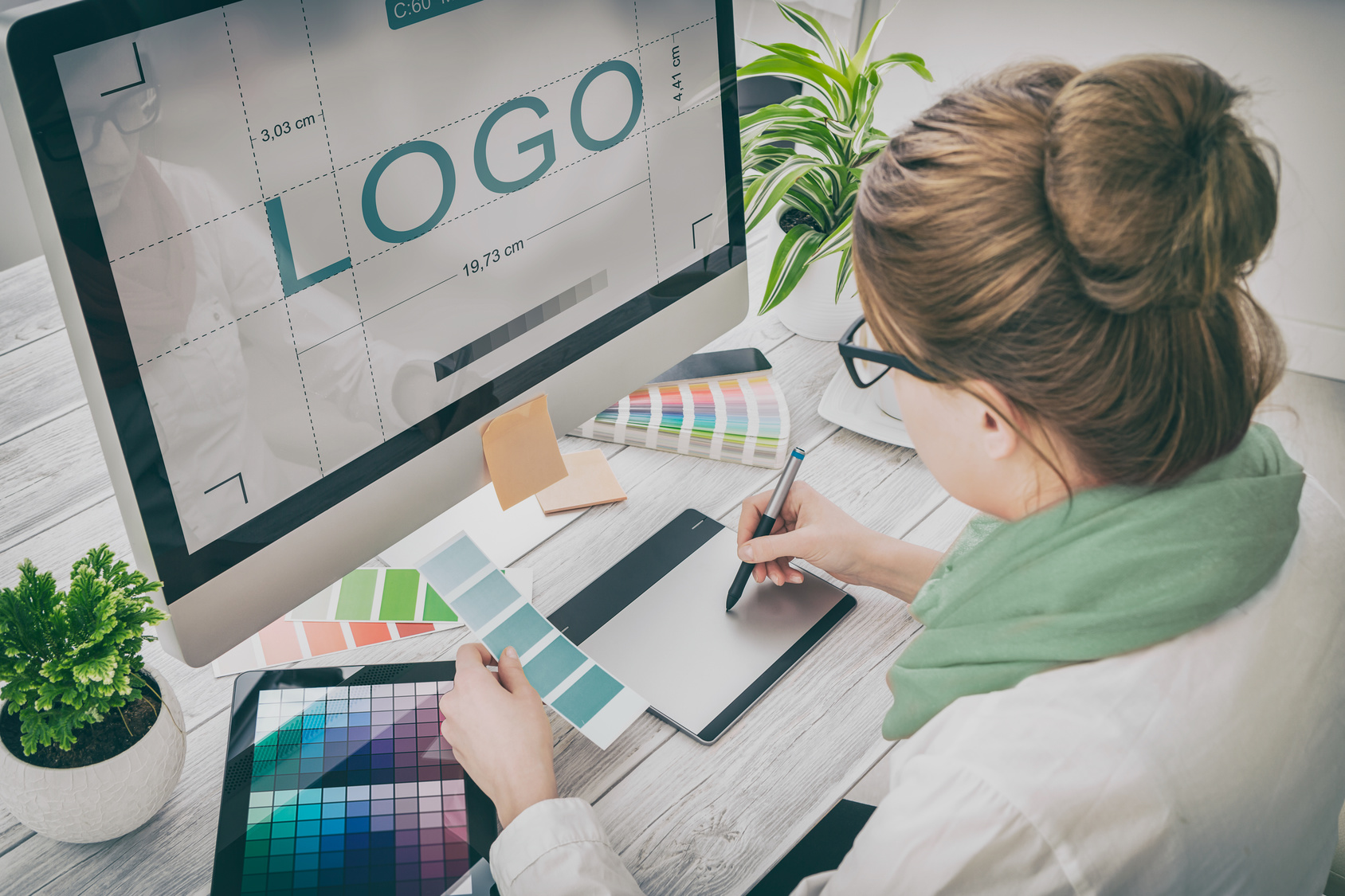 Creating Eye-Catching Logos: Logo Design Fundamentals for Graphic Designing Course